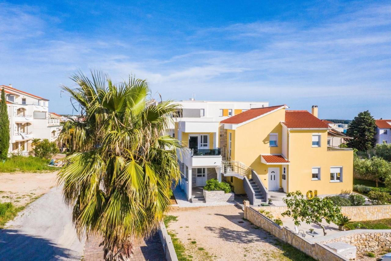 Apartments Yellow Novalja Εξωτερικό φωτογραφία