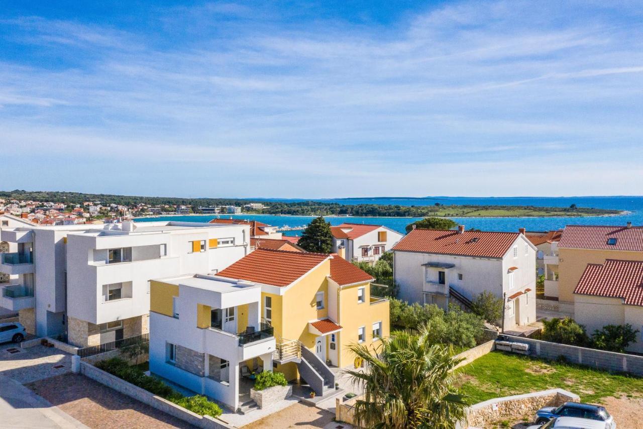 Apartments Yellow Novalja Εξωτερικό φωτογραφία