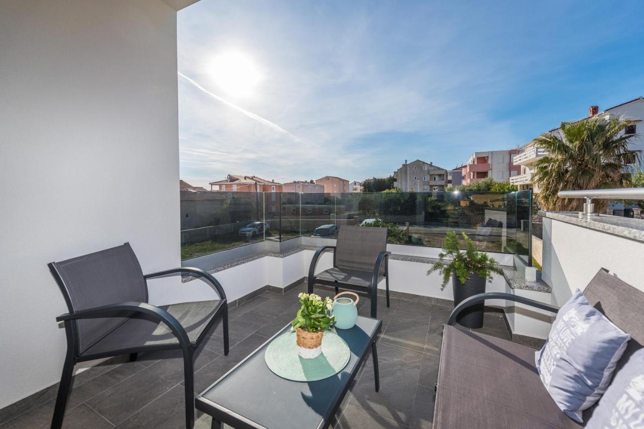 Apartments Yellow Novalja Εξωτερικό φωτογραφία