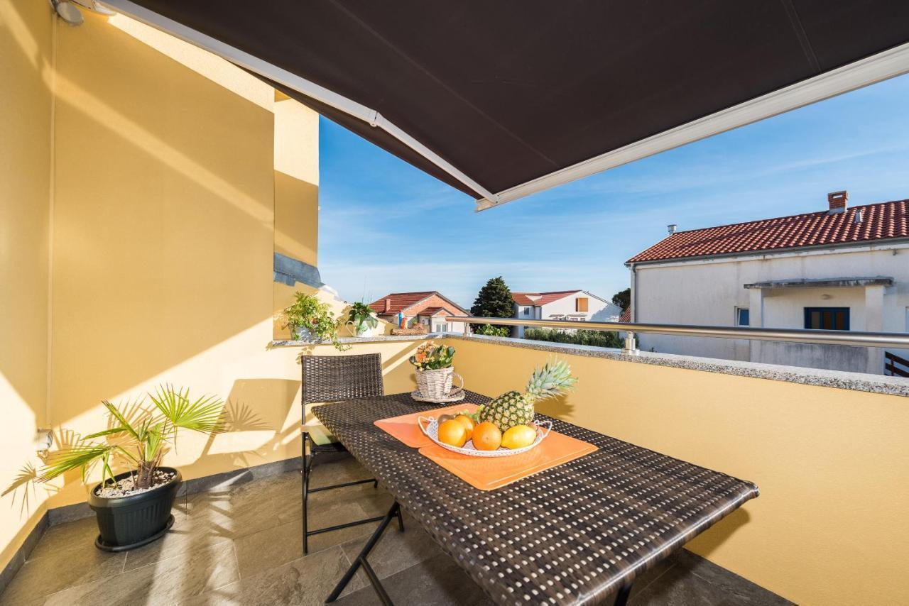Apartments Yellow Novalja Εξωτερικό φωτογραφία