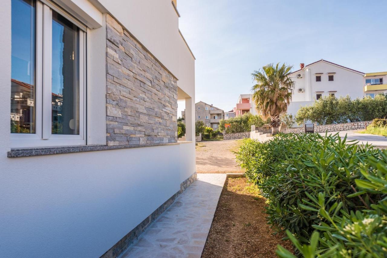 Apartments Yellow Novalja Εξωτερικό φωτογραφία