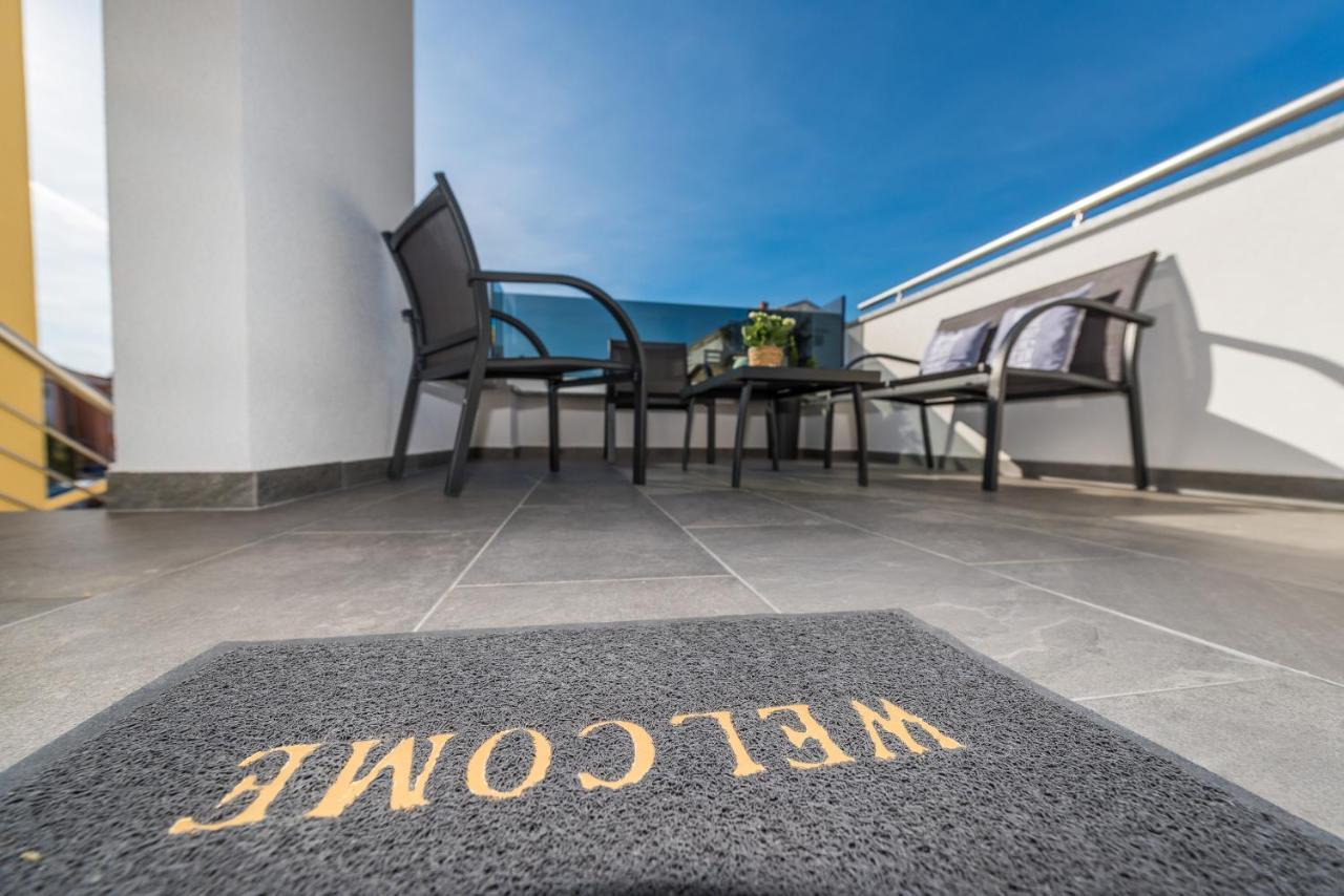 Apartments Yellow Novalja Εξωτερικό φωτογραφία