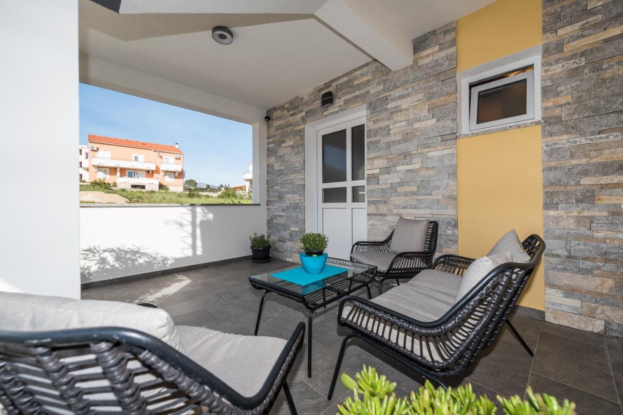 Apartments Yellow Novalja Εξωτερικό φωτογραφία