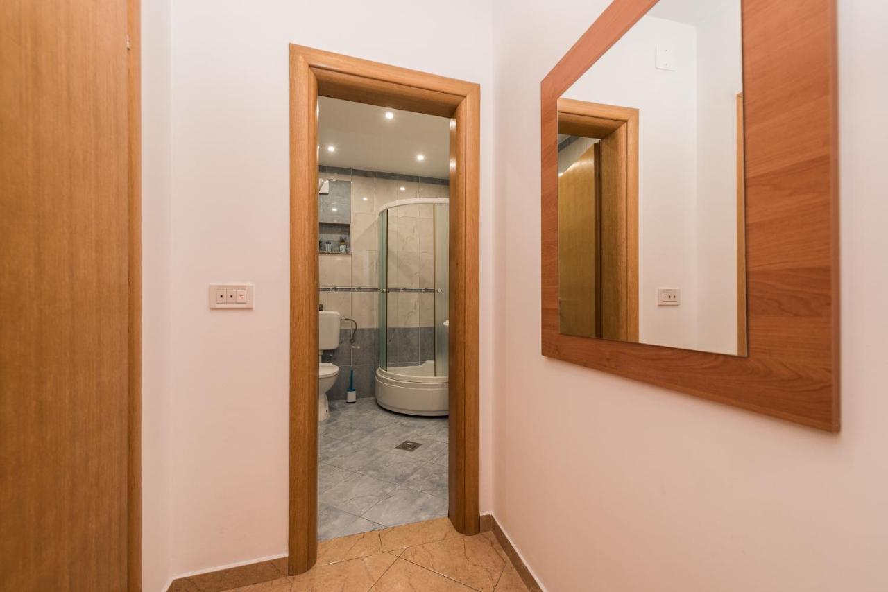 Apartments Yellow Novalja Εξωτερικό φωτογραφία