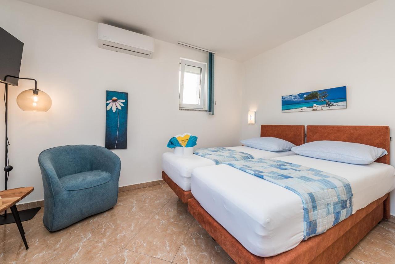 Apartments Yellow Novalja Εξωτερικό φωτογραφία