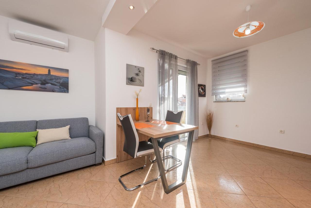 Apartments Yellow Novalja Εξωτερικό φωτογραφία