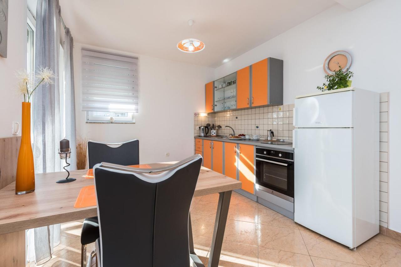 Apartments Yellow Novalja Εξωτερικό φωτογραφία
