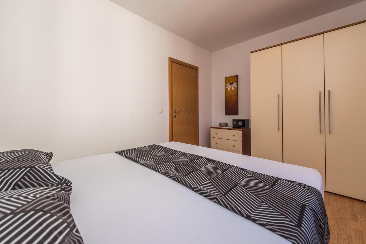 Apartments Yellow Novalja Εξωτερικό φωτογραφία