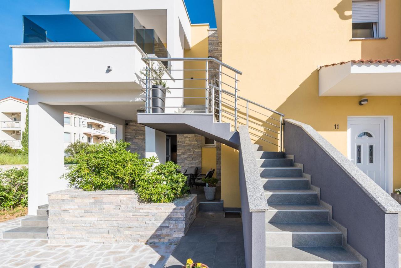 Apartments Yellow Novalja Εξωτερικό φωτογραφία