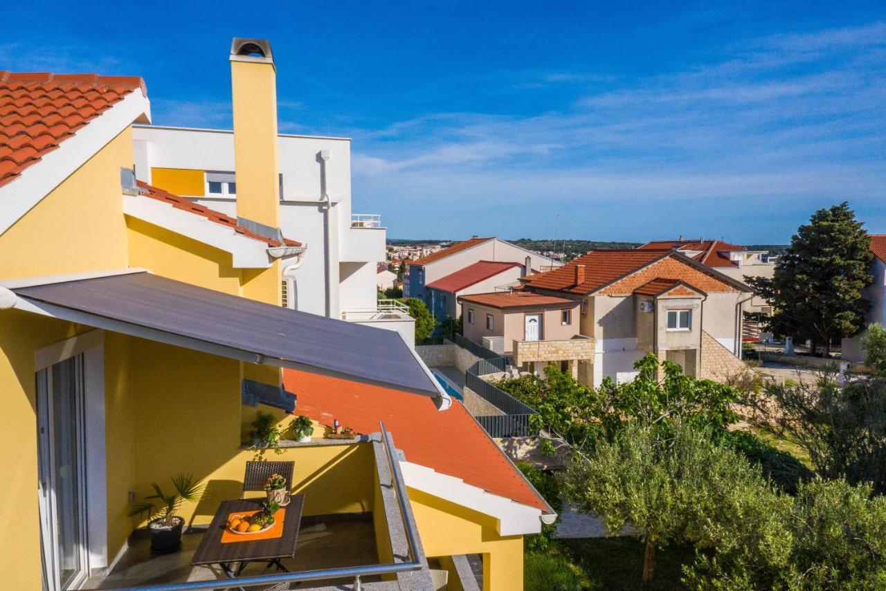 Apartments Yellow Novalja Εξωτερικό φωτογραφία
