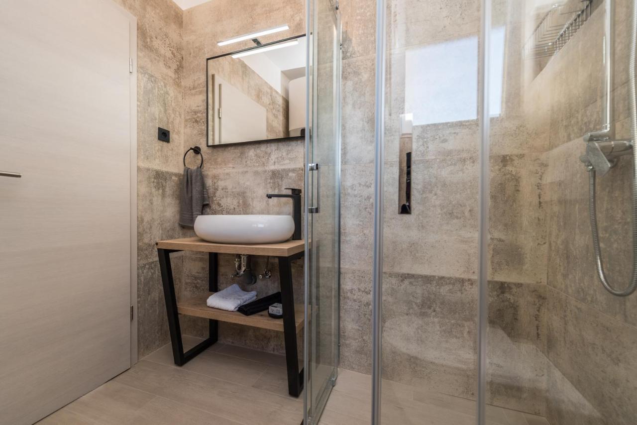 Apartments Yellow Novalja Εξωτερικό φωτογραφία