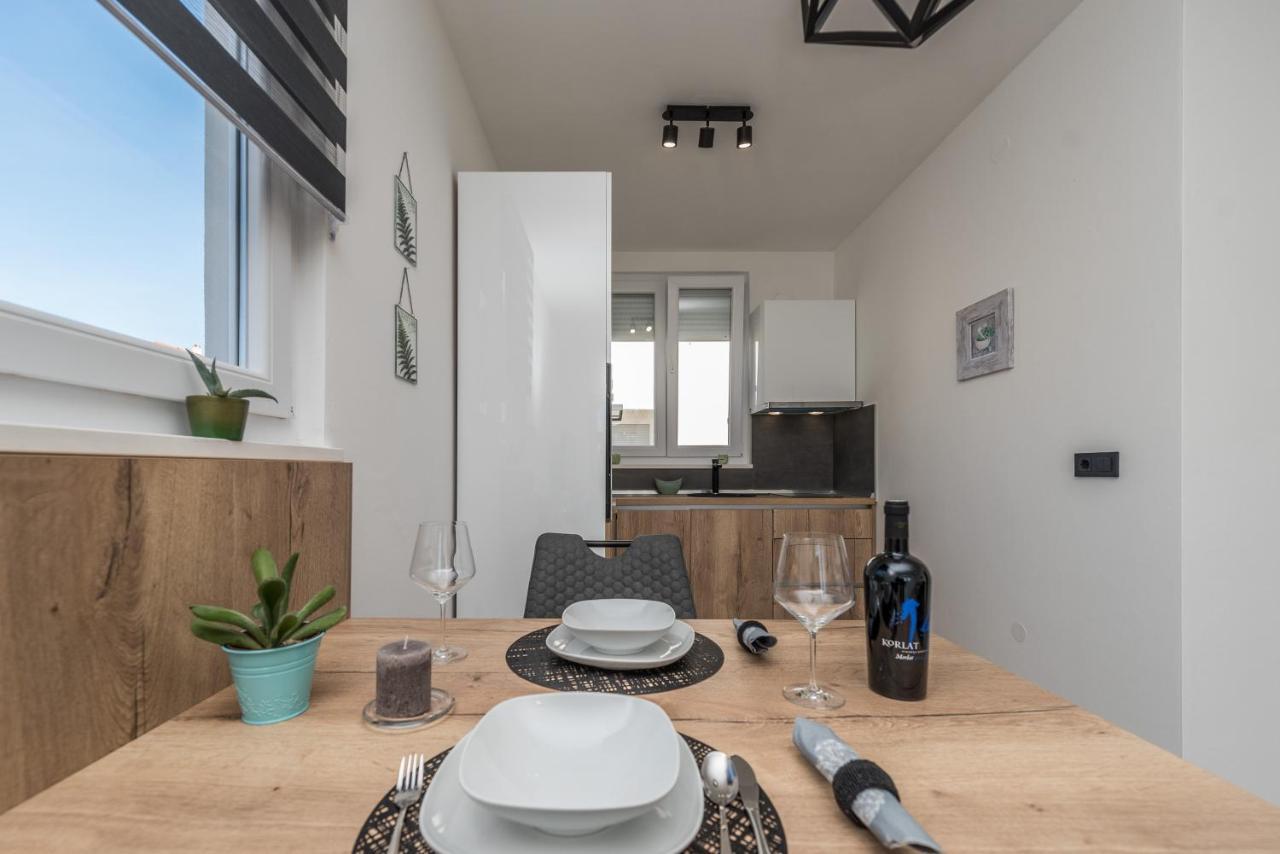 Apartments Yellow Novalja Εξωτερικό φωτογραφία