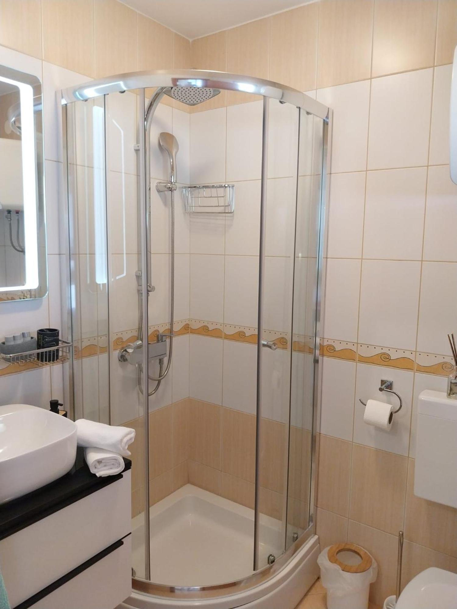 Apartments Yellow Novalja Εξωτερικό φωτογραφία